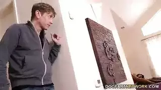 فتاة الليل تتناك من رجل مفتول العضلات وقوي جنسيا ويخرج لها شهوة كسها فيديو إباحي مجاني