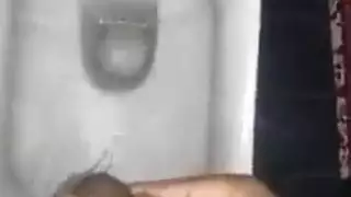 بتشق القميص