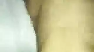 فتاة الصديق تأخذ القضبان السوداء