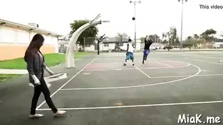 نيك متواصل: جلسة ميا خليفة الشديدة للنيك الفموي والمهبلي