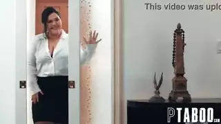 الزوج الخائن يشارك زوجته كارلا في مشهد إباحي صريح