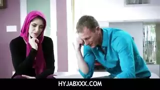 جماع شرجي إباحي: فتحة المراهقة تمتلئ من قبل عريسها القادم