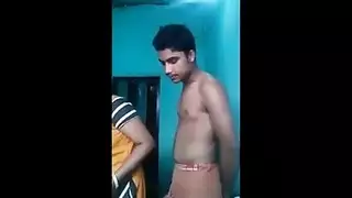 استغل غياب اهلو و ناك اختو