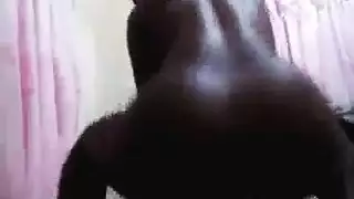 زبونة مثيرة تنكح بشراهة من قبل مدلكها