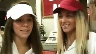 نيك مؤخرة مشعرة في فعل إباحي مكثف