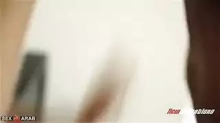 الأم الناضجة تحصل على ما تريد مشهد جنسي صريح