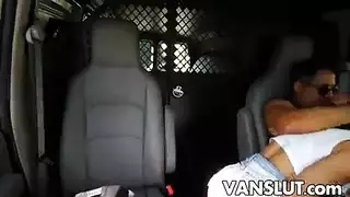 مؤدية متهتكة تخلع وتنشر نفسها على اتساع