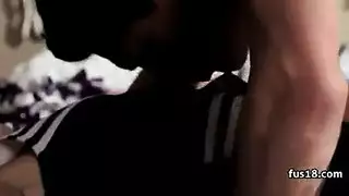 اختراق مزدوج من كلب وحمار: شرج وفرج مراهقة يُملآن