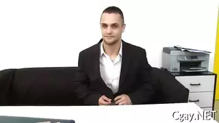 الجماع مع الحيوانات الجماعي في حظيرة