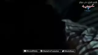 شقيقات مثليات حارقات في مشهد صريح: شفاه وأيدي في كل مكان