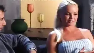بورنو صعب: سيلفيا سانت الموشومة تمارس الجنس مع شرطي في الزي الرسمي