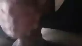 تدريب حلق إباحي: عاهرة تختنق ثم تمتلئ بالسائل المنوي