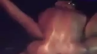 أكشن جنسي مع الحيوانات: بنات آسيويات مع حصان