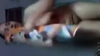 الإصبع في الحوض: فيديو استمناء فوفا الفاحش في الحمام