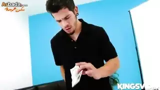 بدأت بإطلالة من ملابسها الداخلية وانتهت بممارسة جنس جماعي