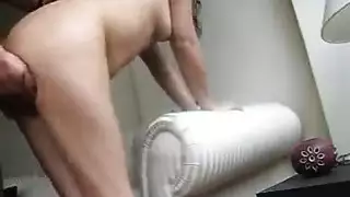 نيك صاروخ تصرخ بقوة