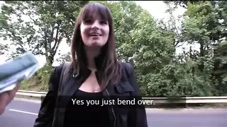 نزع ملابسها الداخلية بقوة لاختراق فرجي عميق