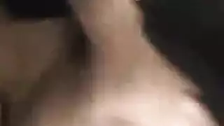 مشهد إباحي: طالبة محجبة تأخذ قضيب ماستر عدواني في شقة خاصة