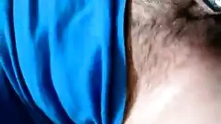 فرج فتاة صغيرة يلتقي بلحم أجنبي ضخم