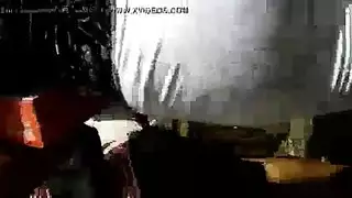 متلهفة لتلقي ضربات عميقة في هذا المشهد الإباحي