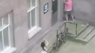 الكاميرا الخفية تلتقط جنس شرجي قاسٍ في الخارج