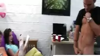 تجميع عاري ومضاجعة لنجمة هندية