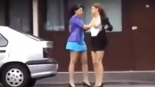 جنس صريح في صالون تدليك: اختراق عميق وقذف داخلي