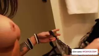 فلاحه تتناك من بزازها