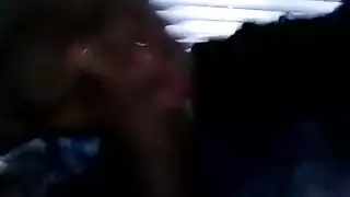 تدليك قضيب ضخم مع واقي وتفريغ الشحن في دمية جنس