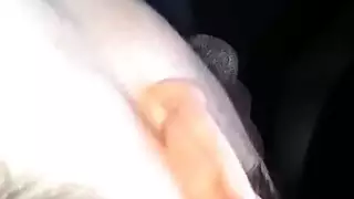 الترجمة: a stunning mature white woman offers deep throat