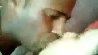 نيك مخفي في السقيفة: سكس عربي جامح مع فتاة شبقية