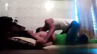 شاب وفتاة شرقيان يمارسان الجنس بشغف