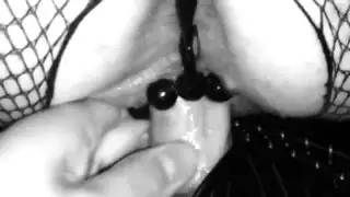 فيديو هاردكور: بنات تفرز سوائل وتسرب المني من مؤخراتهن