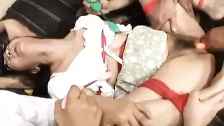 مشعرات كس بلدي مع بلدي هزاز أثناء والدي في العمل