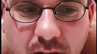 راقصة شرق أوسطية ممتلئة الصدر تدخل شرجي ومهبلي مزدوج