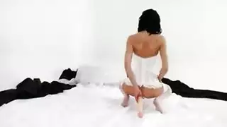 في فيديو سكس ويب كام فتاة ضرموطة تدخل المطاطي في طيزها