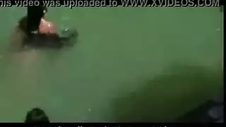 آشواريا راي تمارس الجنس المثير عارية في نهر بوليوود الإباحي