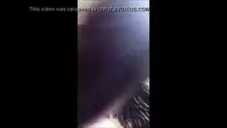 شاب يدلك زب صديقته الشيميل حتى القذف