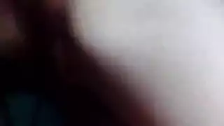 عربية ذات أثداء كبيرة تفتح فرجها للكاميرا الإباحية