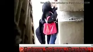 جلسة تقبيل حادة تؤدي إلى نيك شرجي خشن وصعب