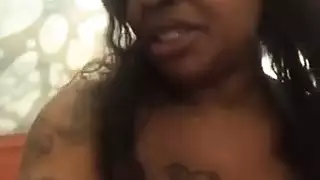 خيال جنسي صريح مع المديرة: ممارسة جنس عنيف على المكتب وقذف عميق داخلها