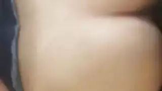 هيمنة مثلية تنتهي بملء واستخدام فتحات الأم السمراء