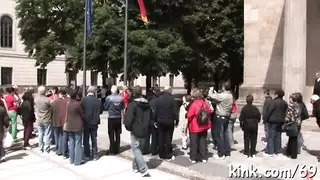 فتى مدمن على الجنس الصريح وخدمات المص المجانية