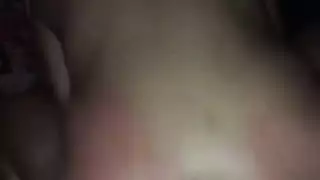 أفلام إباحية آسيوية تخلع ملابسها وتدلك قضيبًا نابضًا