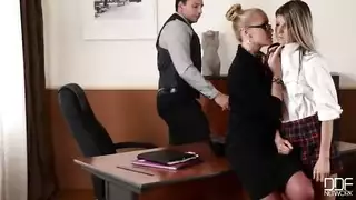 فليم سكس المعلمه و الولد المرهق في البي