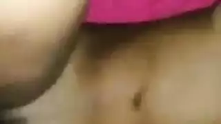سمراء مع لمسات زرقاء تتعرض لاختراق مزدوج بقوة