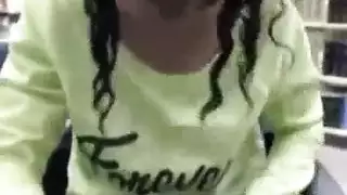 استراحة المذاكرة تتحول إلى مشهد إباحي صريح بين طالبتين جامعيتين