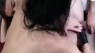 دخول خشبا في الكس