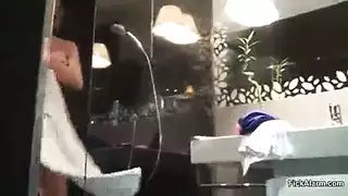 حبيبات رومانسيات يتحولن إلى نجمات إباحية