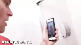 امرأة مع الثدي كبيرة ومثالية يريد أن يكون اختراق جيدا من قبلك